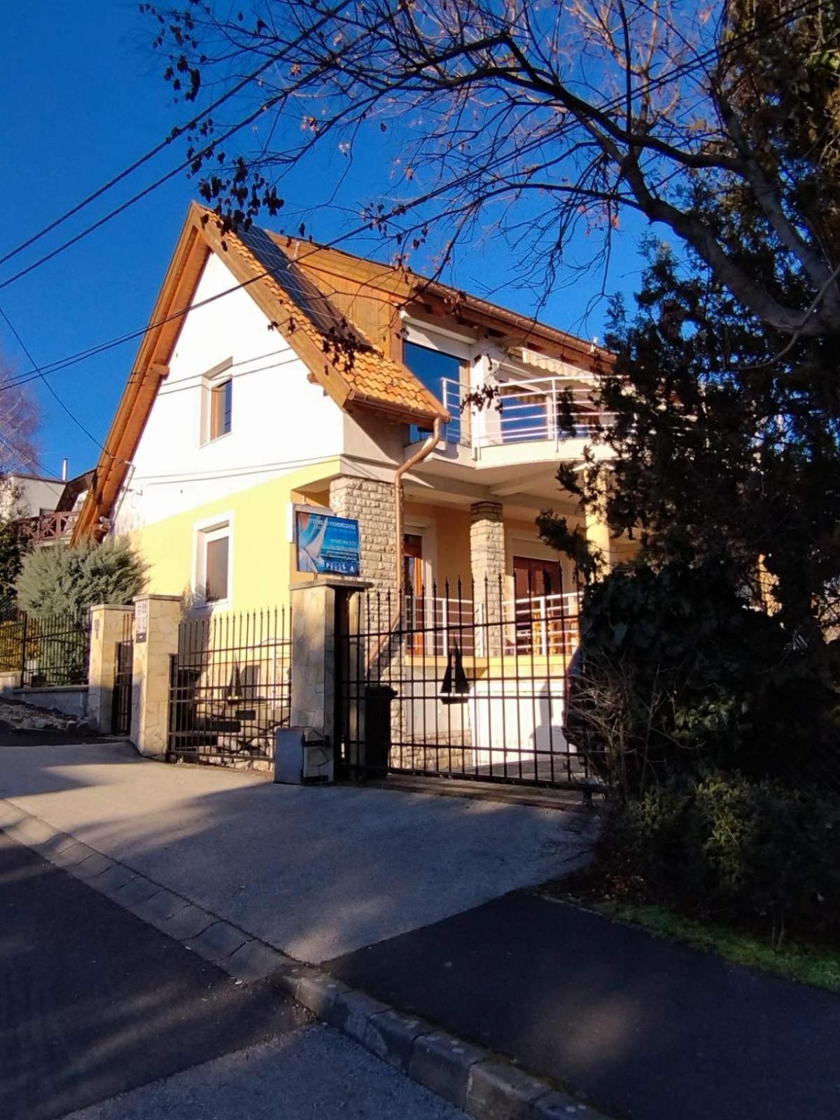 Apartman Vitorlas Vendeghaz 블로톤퓌레드 외부 사진