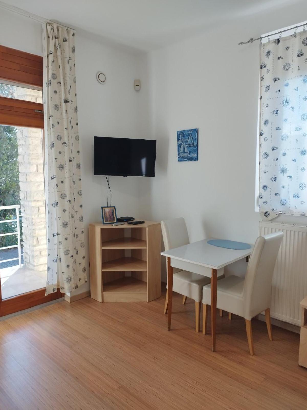 Apartman Vitorlas Vendeghaz 블로톤퓌레드 외부 사진