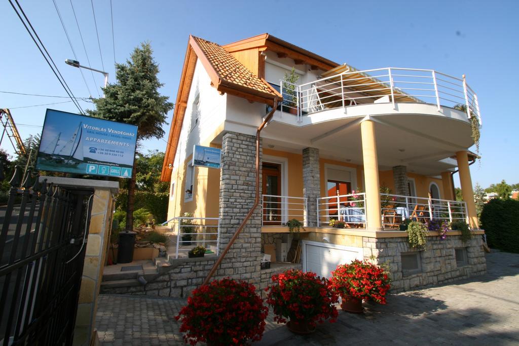 Apartman Vitorlas Vendeghaz 블로톤퓌레드 외부 사진
